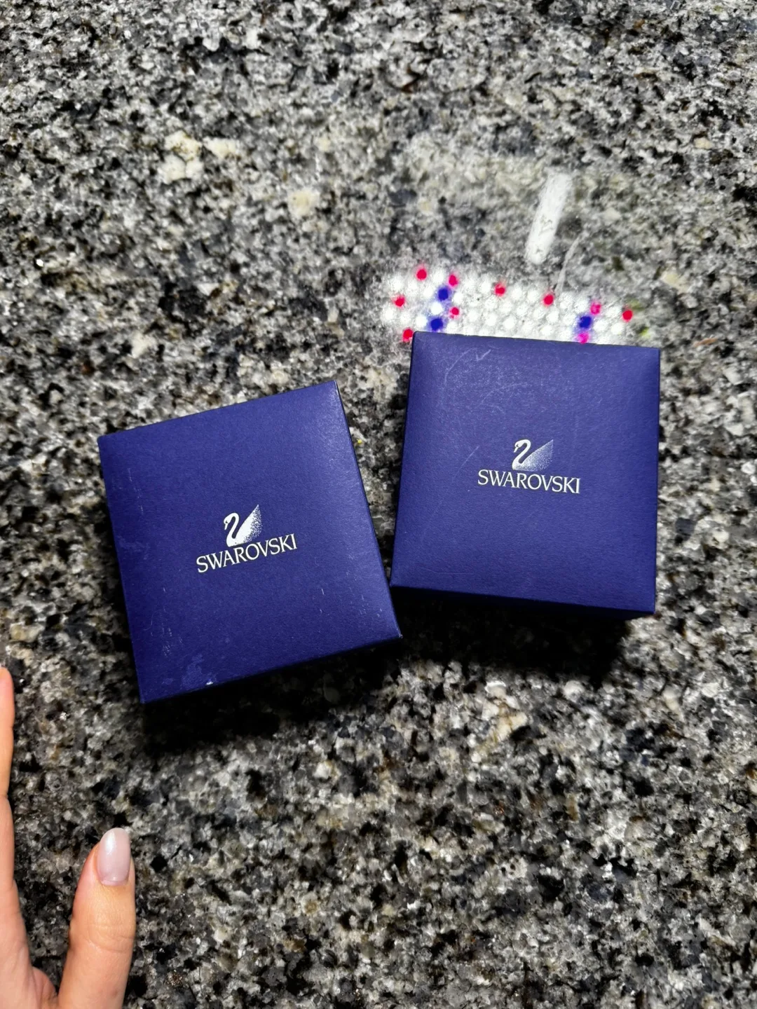 Swarovski Circle Pendant and Earrings Set image indicator(4)