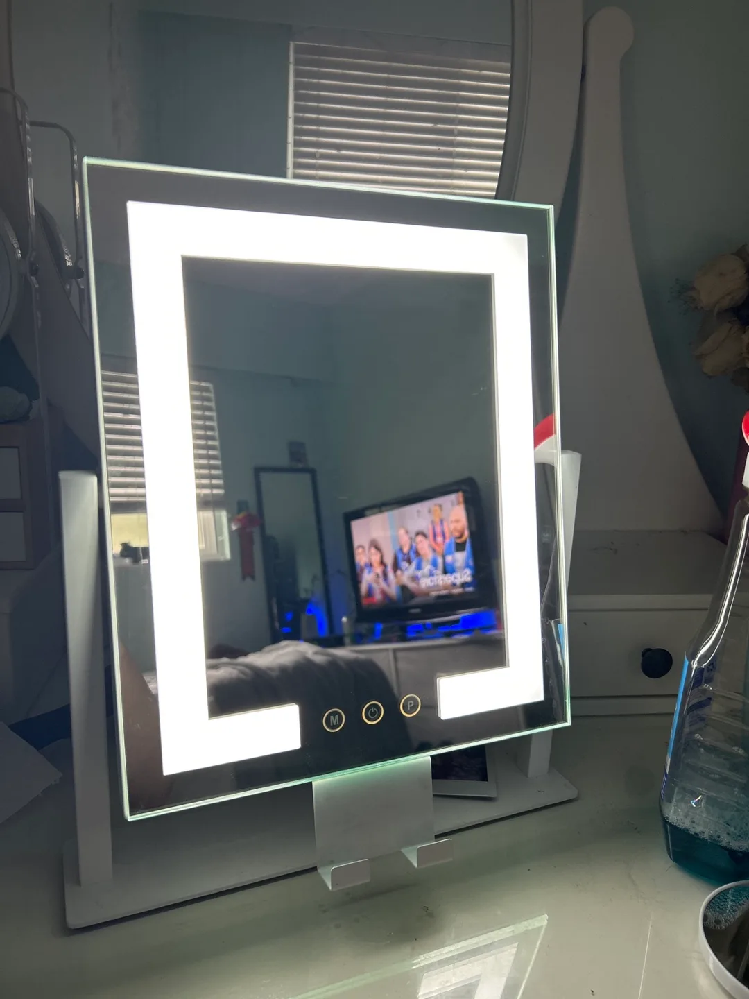 LED Lighted Vanity Mirror with Stand image indicator(2)