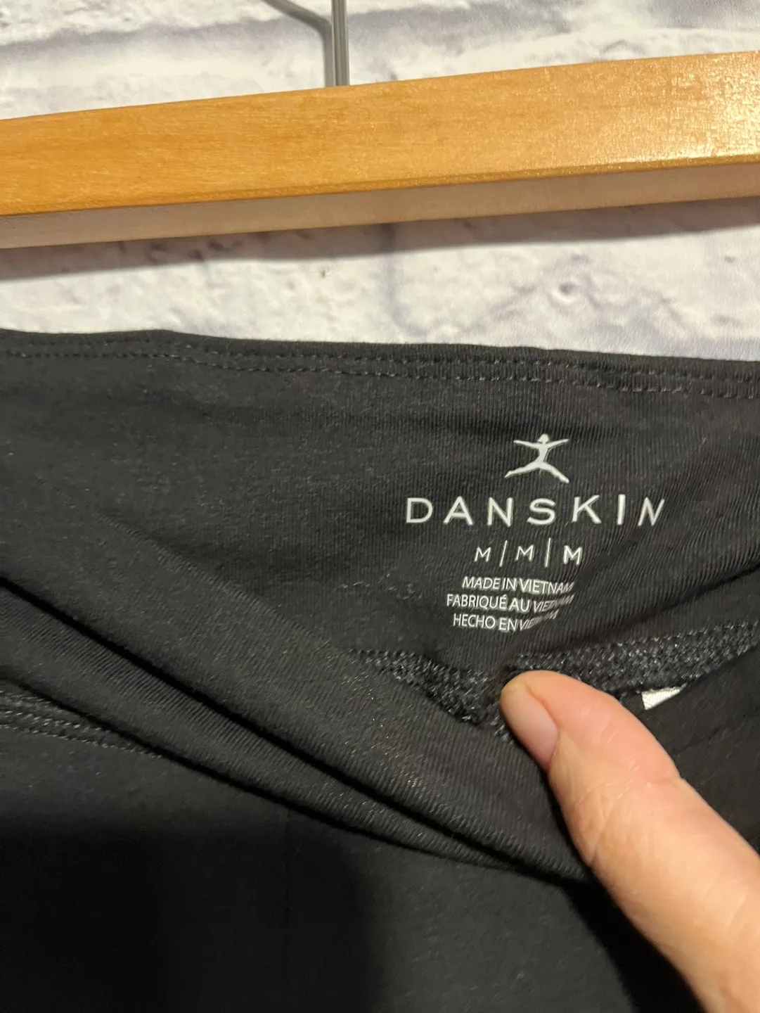 New Danskin Capri Casual Pants - Size Medium image indicator(4)