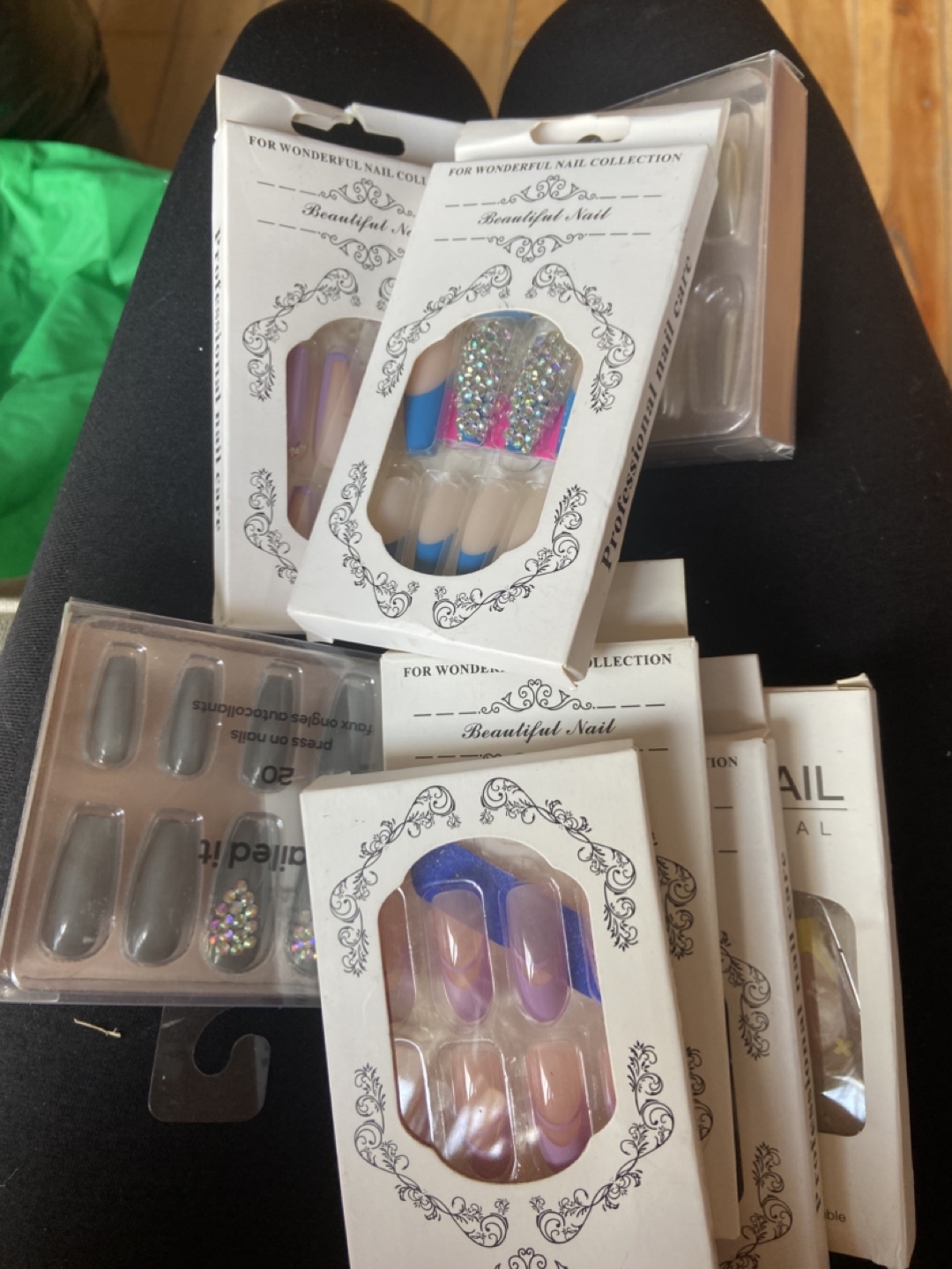 Bulk lot of press-on nails - photo 4