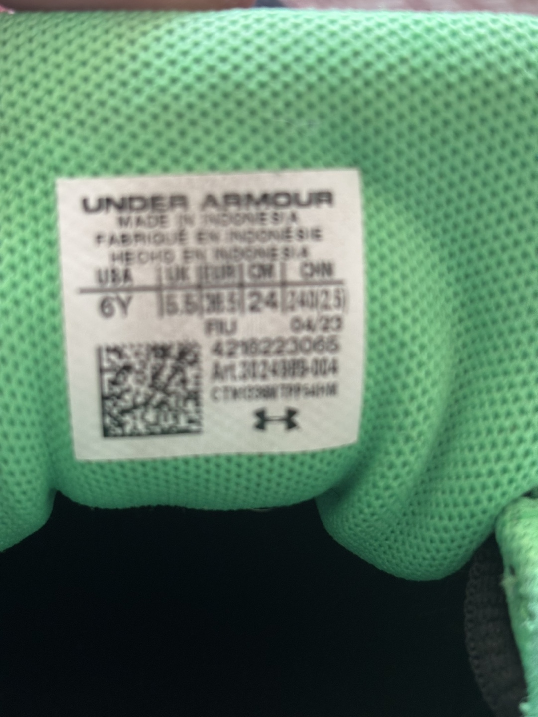 Under Armour Surge Boys' Running Shoes - Size 6Y