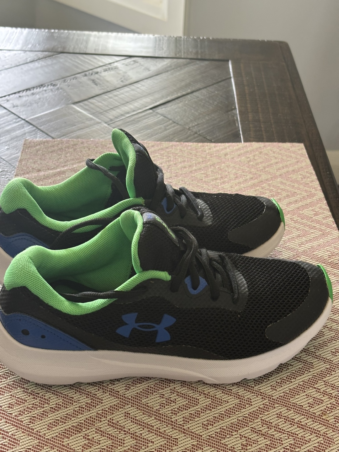 Under Armour Surge Boys' Running Shoes - Size 6Y - photo 3