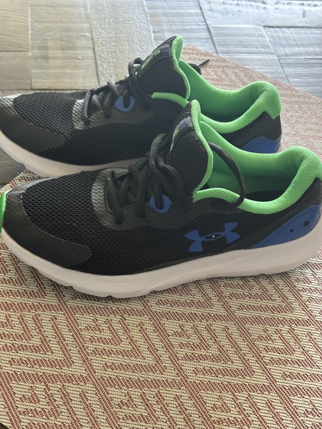 Under Armour Surge Boys' Running Shoes - Size 6Y - photo 4
