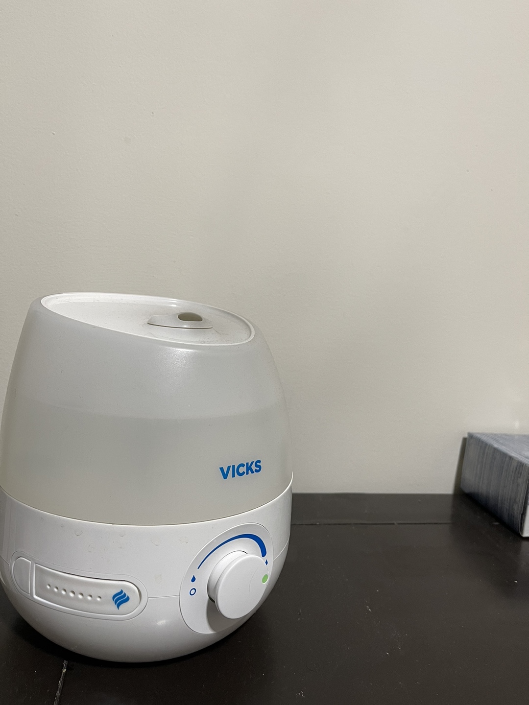 Vicks Mini Filter-Free Cool Mist Humidifier - photo 2