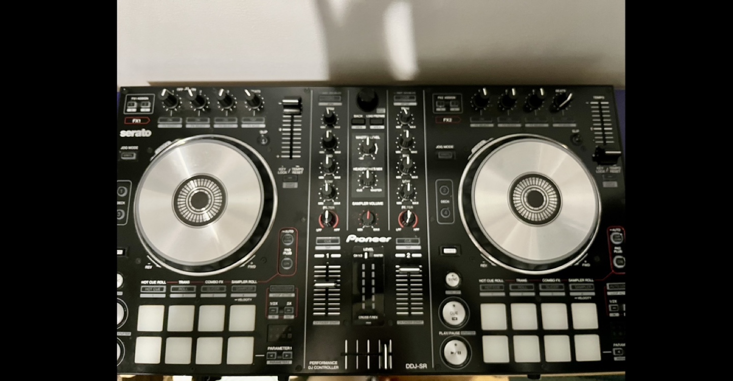 Pioneer DDJ-SR DJ Controller with Serato DJ Software - photo 4
