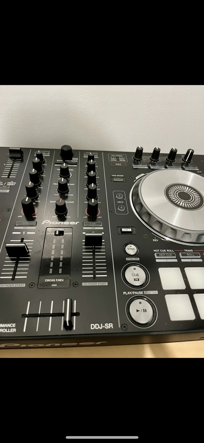 Pioneer DDJ-SR DJ Controller with Serato DJ Software - photo 2