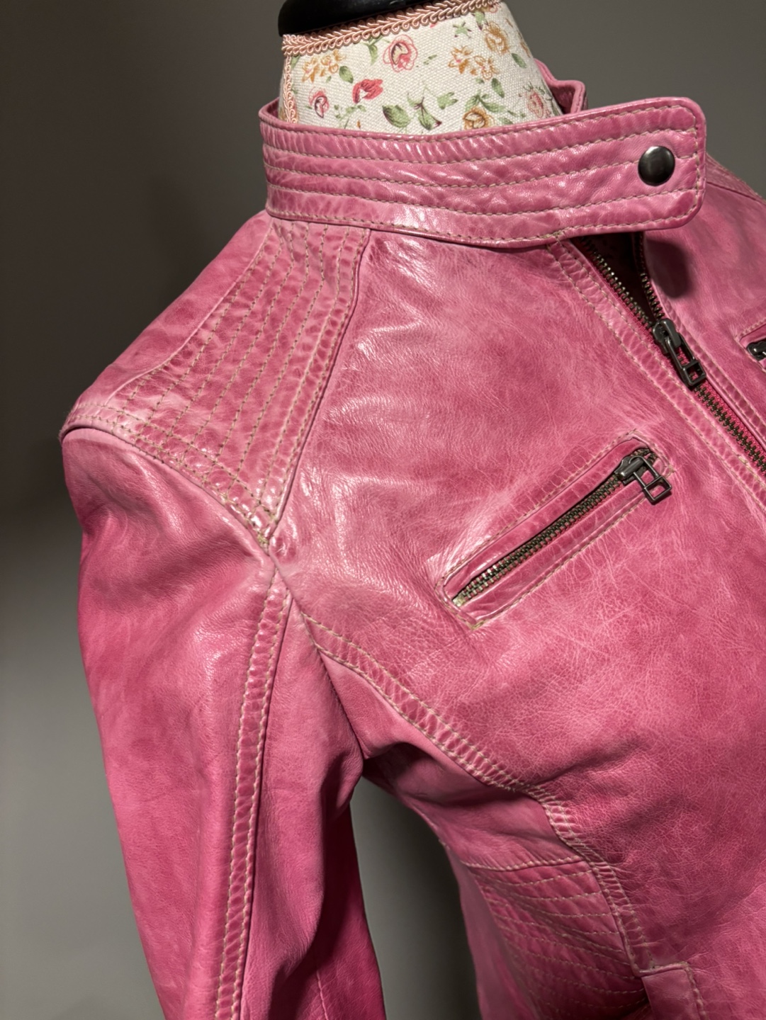 Danier Pink Leather Jacket - photo 2