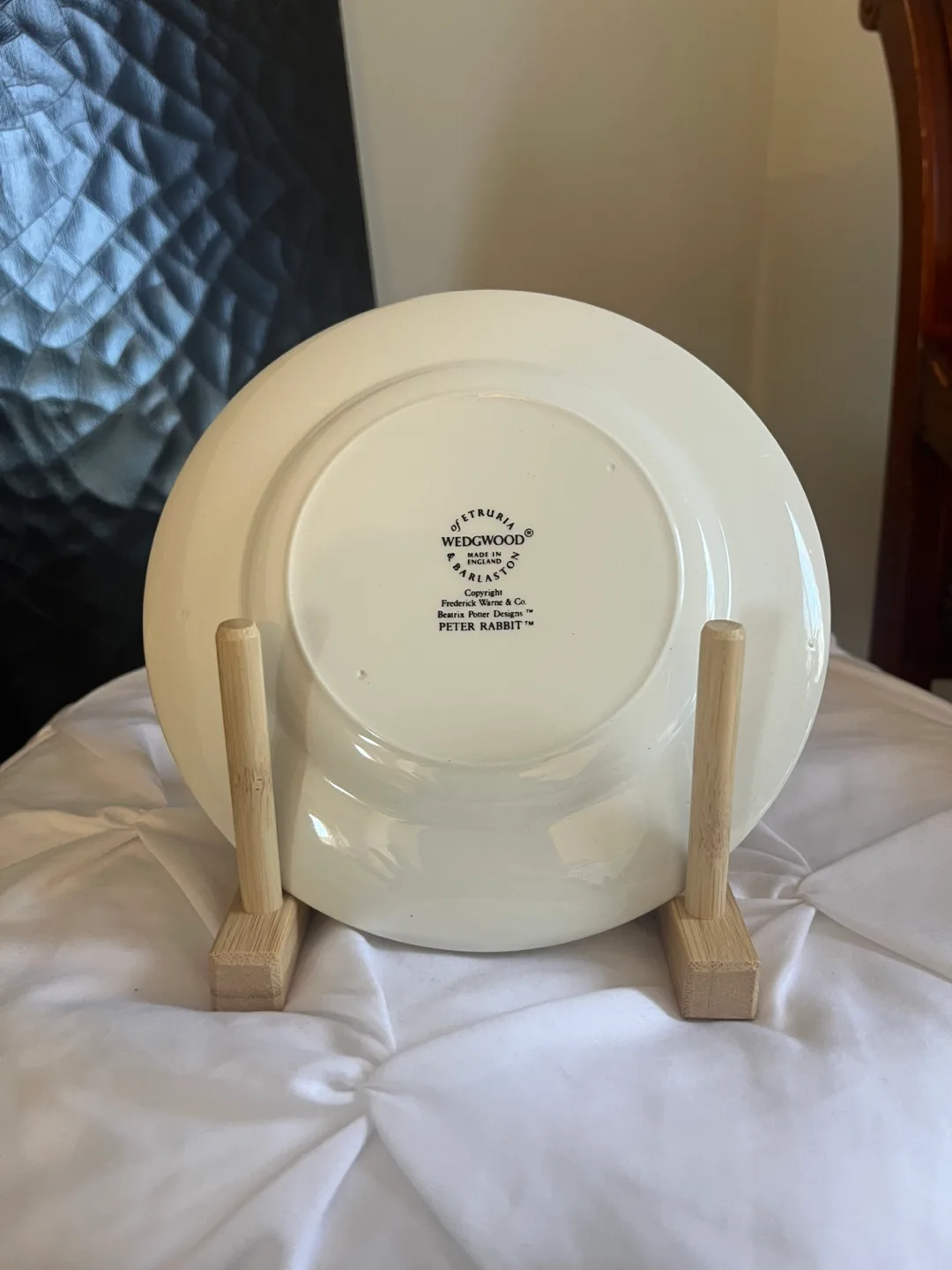 Wedgwood Peter Rabbit Child's Plate image indicator(2)