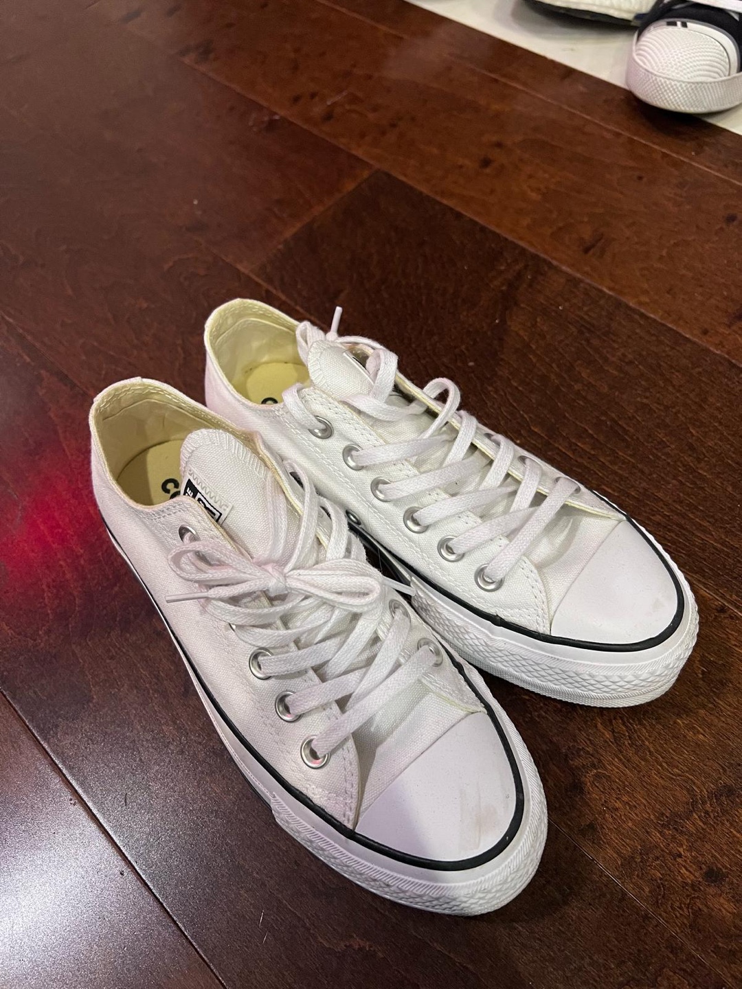 Converse Chuck Taylor All Star Low Top Sneakers - Women's Size 5