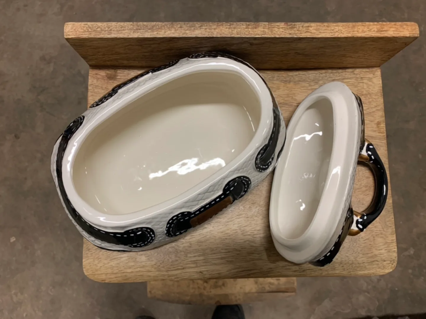 Black and White Ceramic Handbag Cookie Jar image indicator(3)