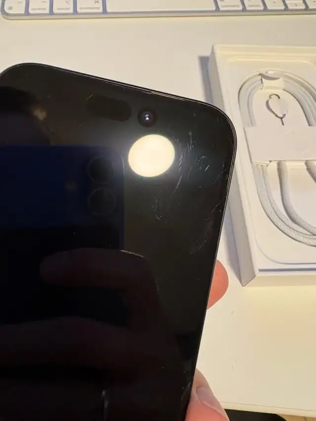 iPhone 16 black unlocked 256GB + case - photo 4