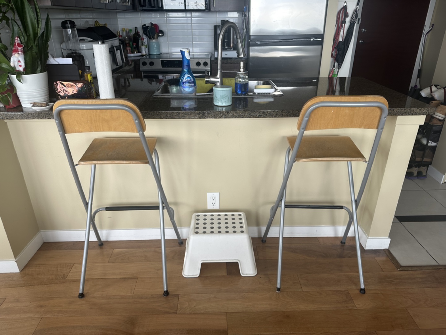 Pair of Mid-Century Modern Bar Stools - photo 4