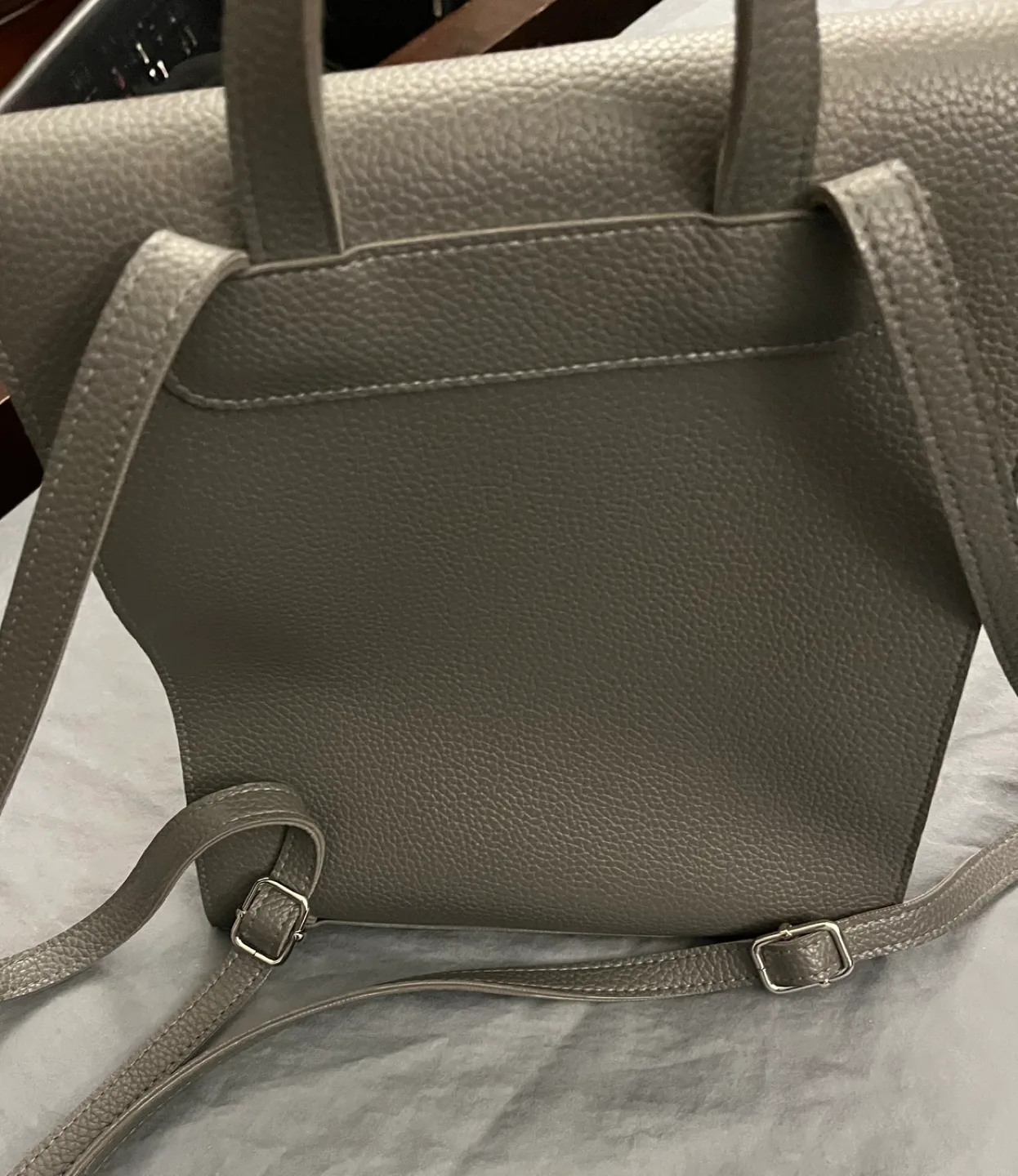 Grey beauty Boutique Backpack image indicator(7)