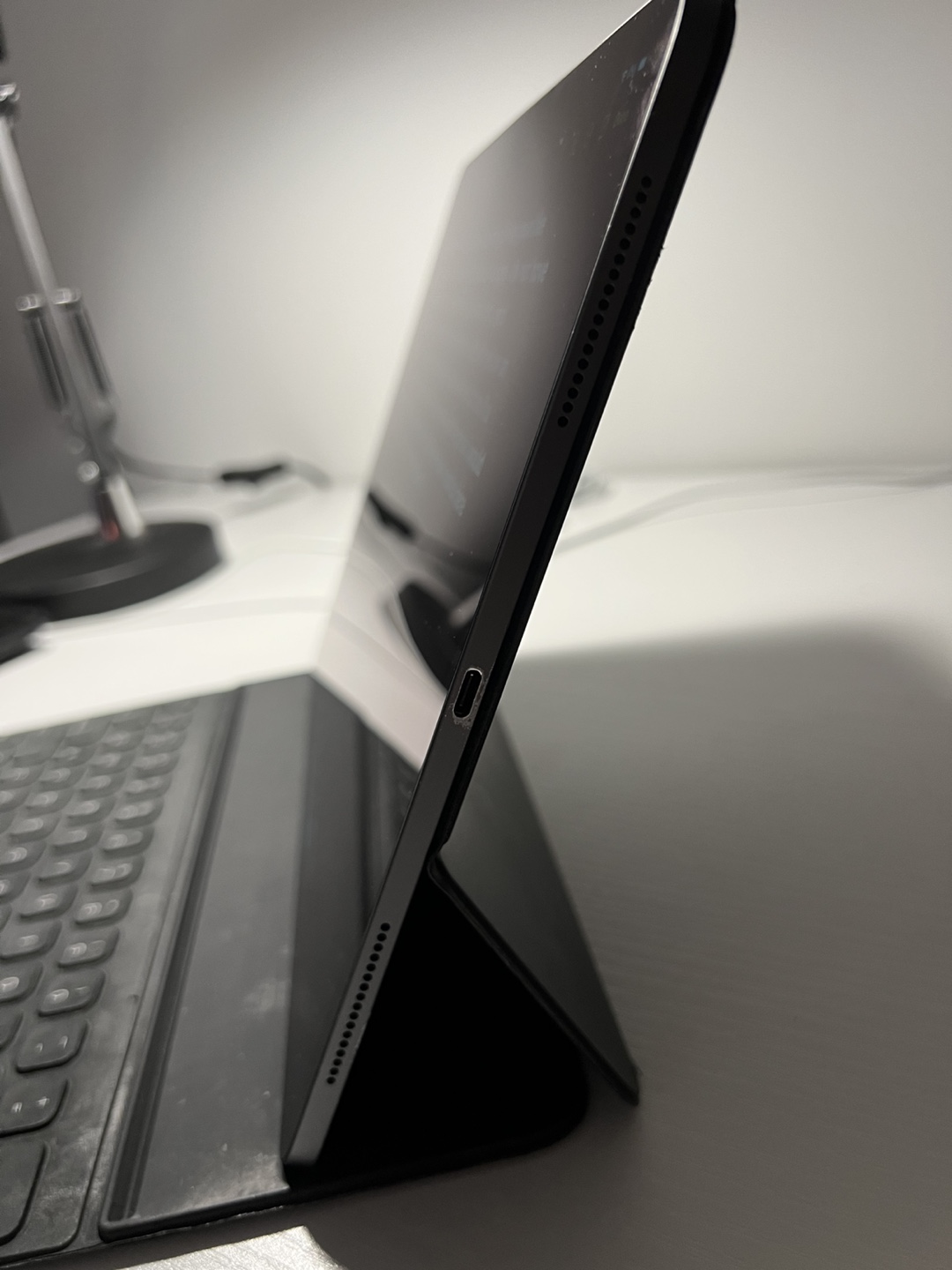 iPad 11-inch with Keyboard Folio - photo 2