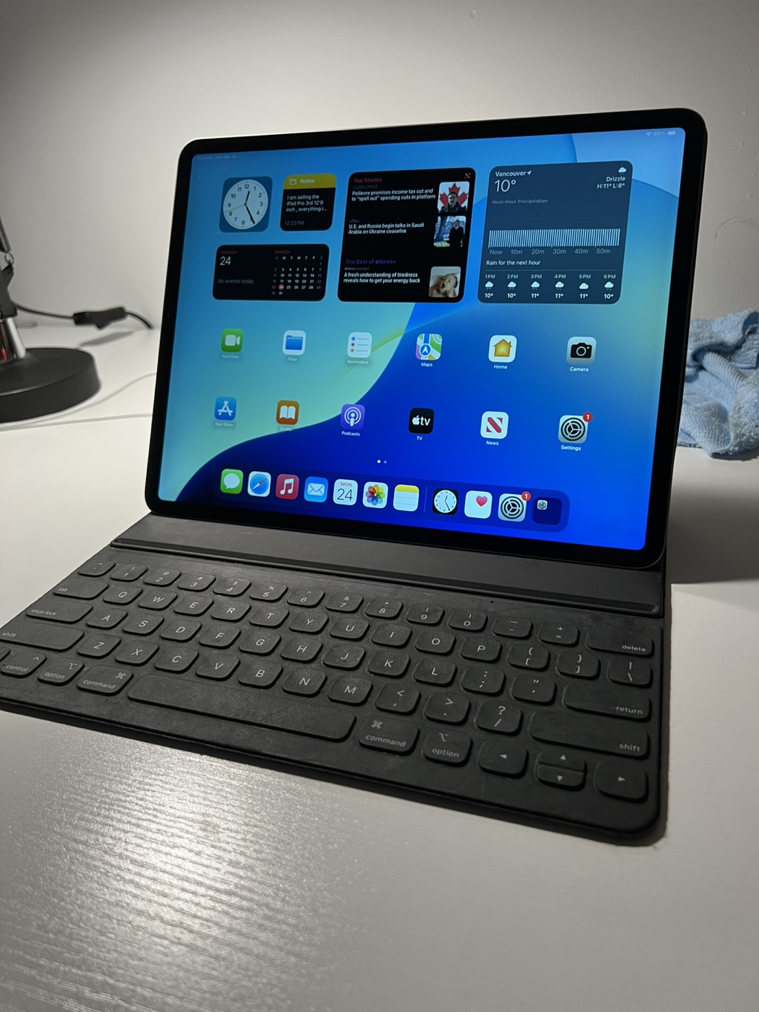 iPad 11-inch with Keyboard Folio