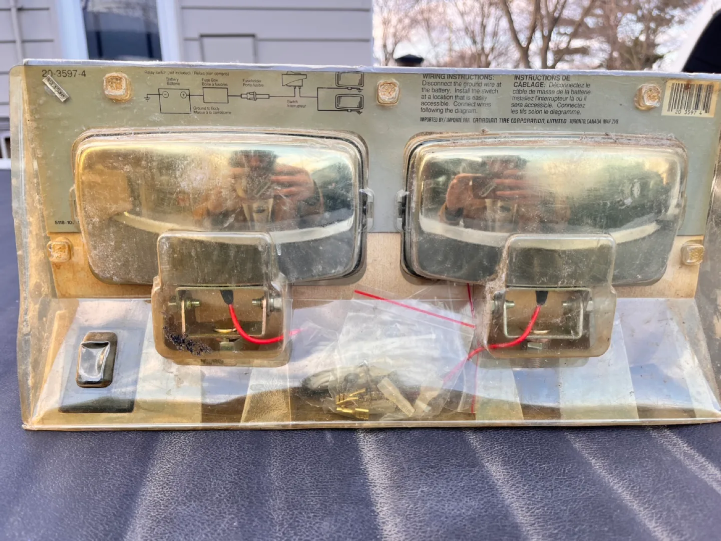 Vintage Pair of Quartz Halogen Driving Lights image indicator(2)