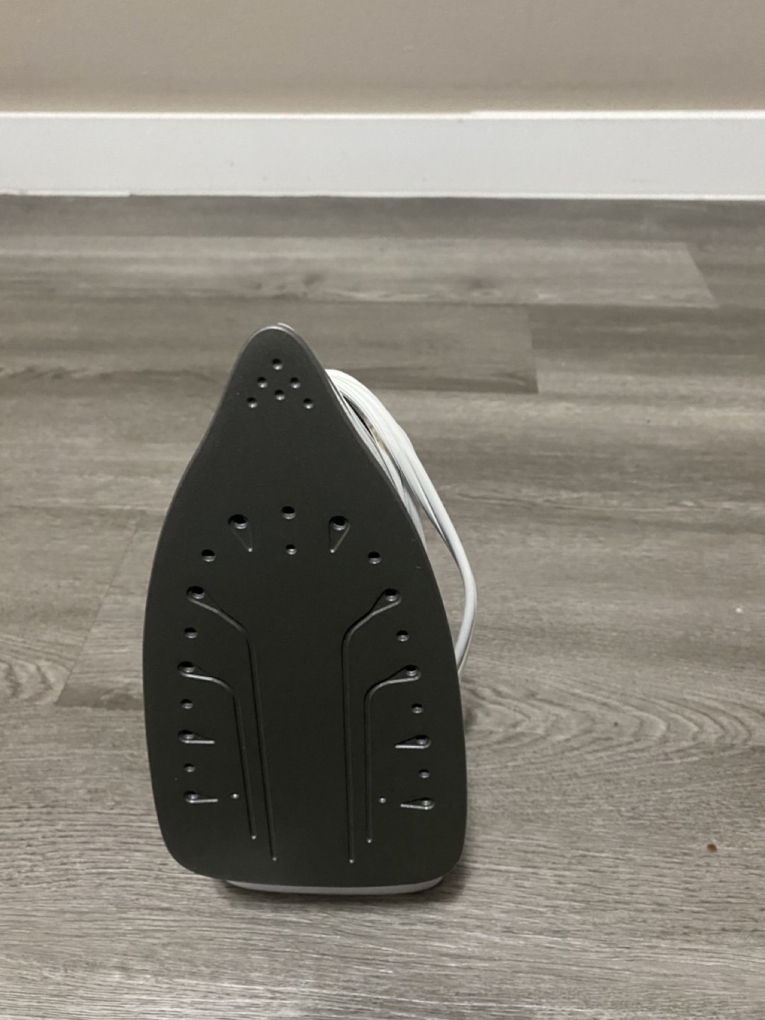 Black+Decker Easy Steam Compact Iron - photo 3