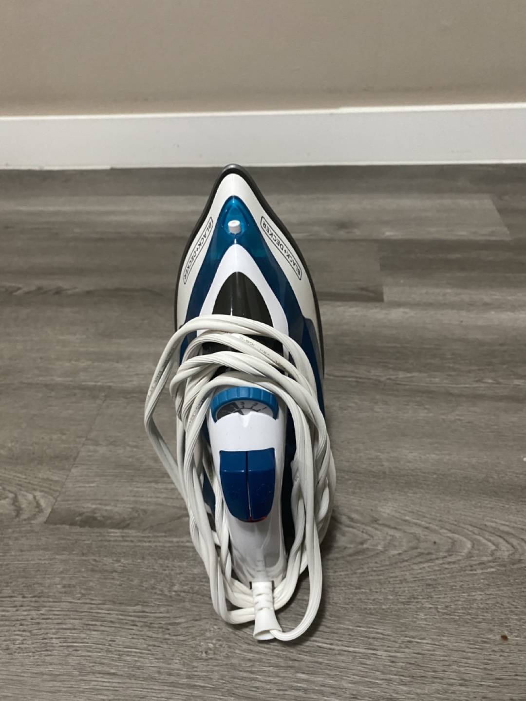 Black+Decker Easy Steam Compact Iron