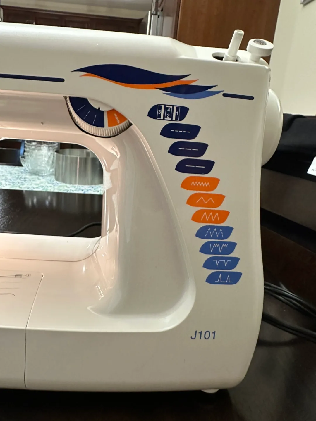 Janome J101 Electronic Sewing Machine image indicator(4)