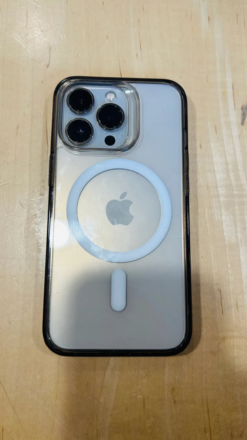 Mint Condition IPhone 13 Pro image indicator(2)