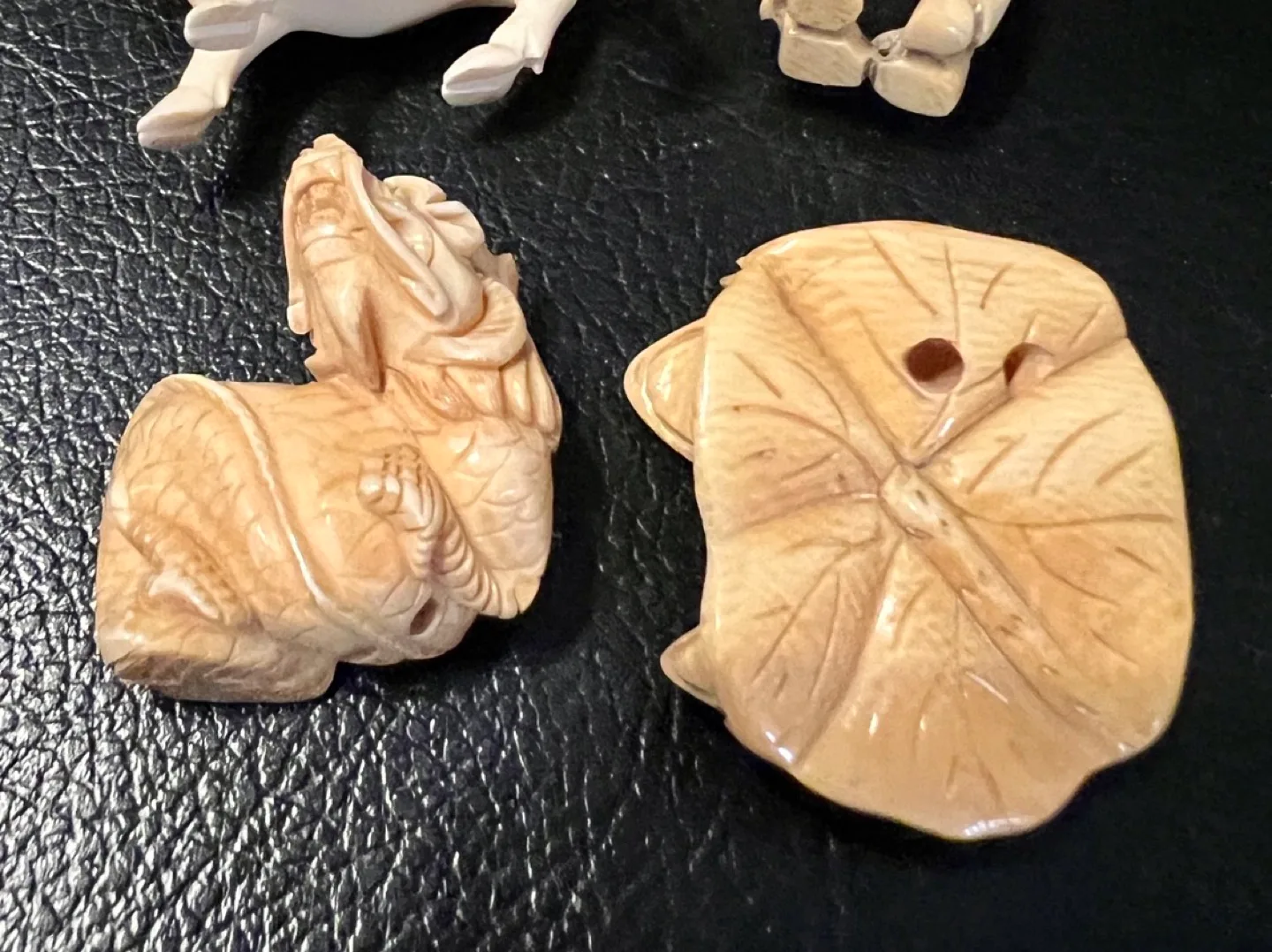 Antique Japanese ivory Netsukew figurines image indicator(3)