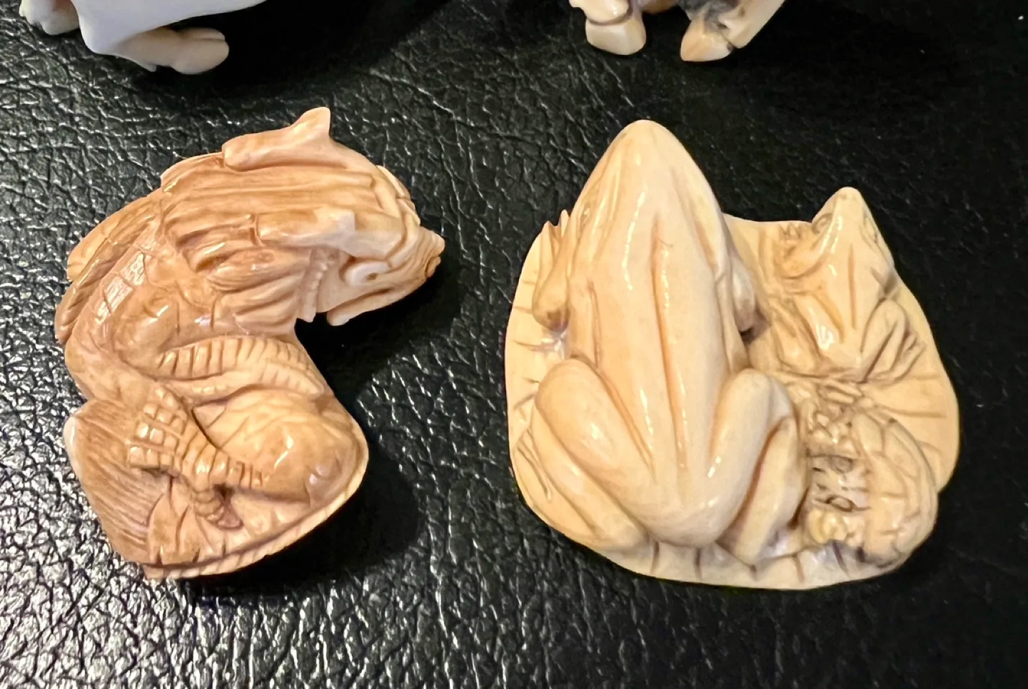 Antique Japanese ivory Netsukew figurines image indicator(2)