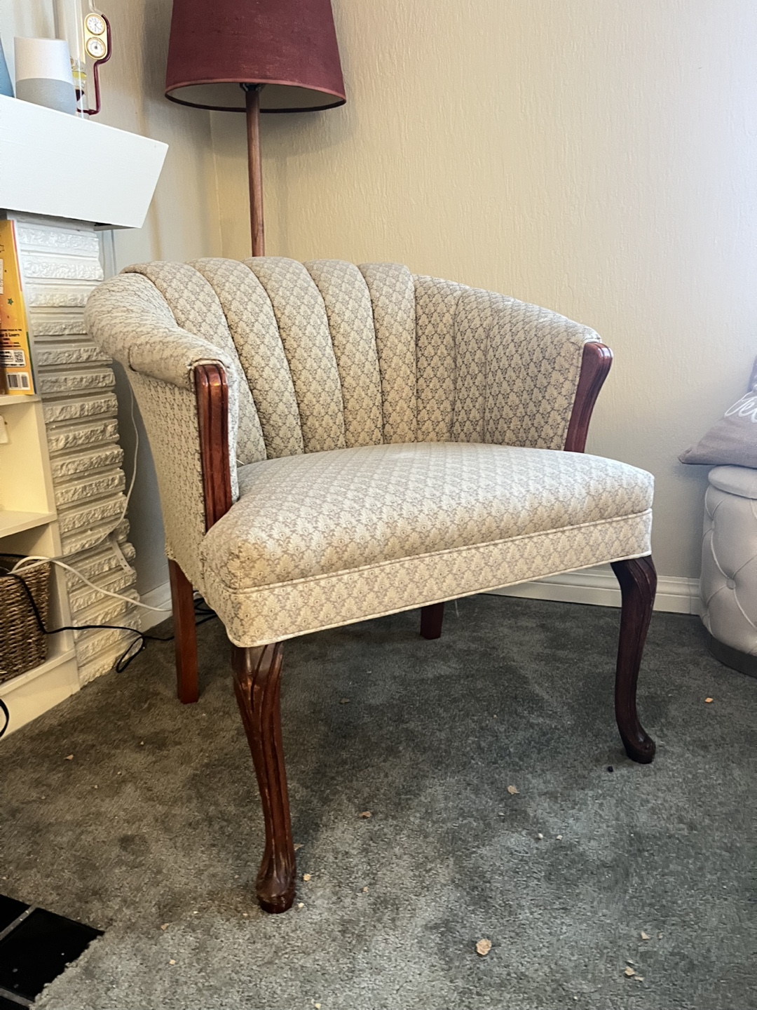 Vintage Scalloped Back Armchair - photo 2