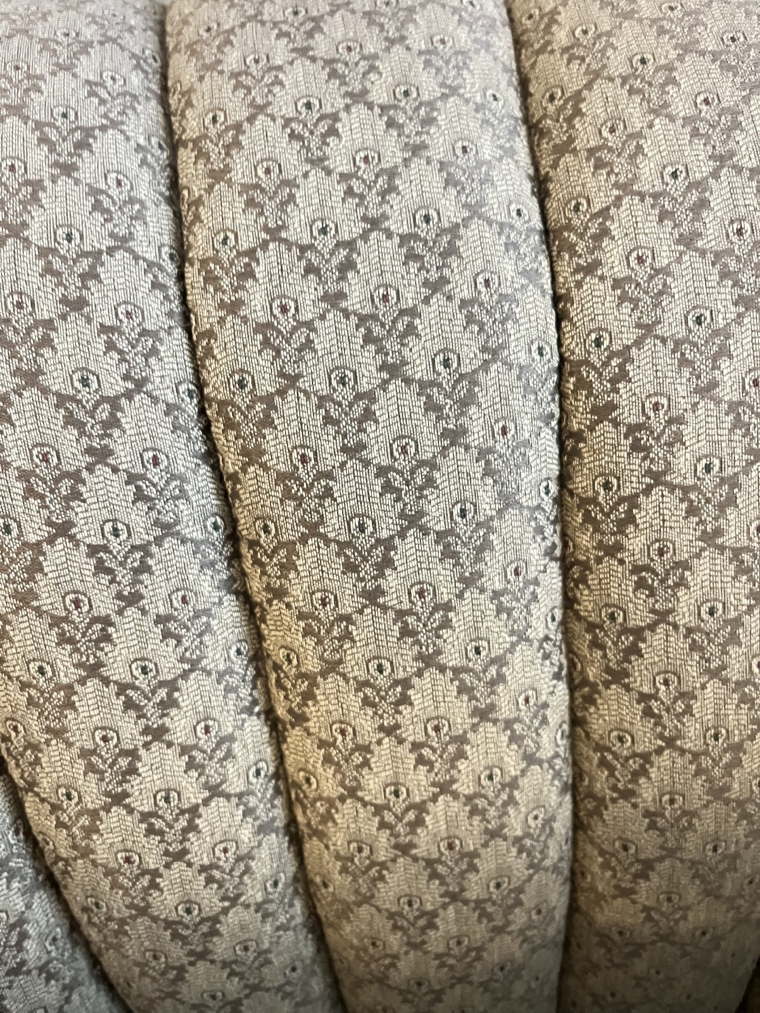 Vintage Scalloped Back Armchair - photo 4