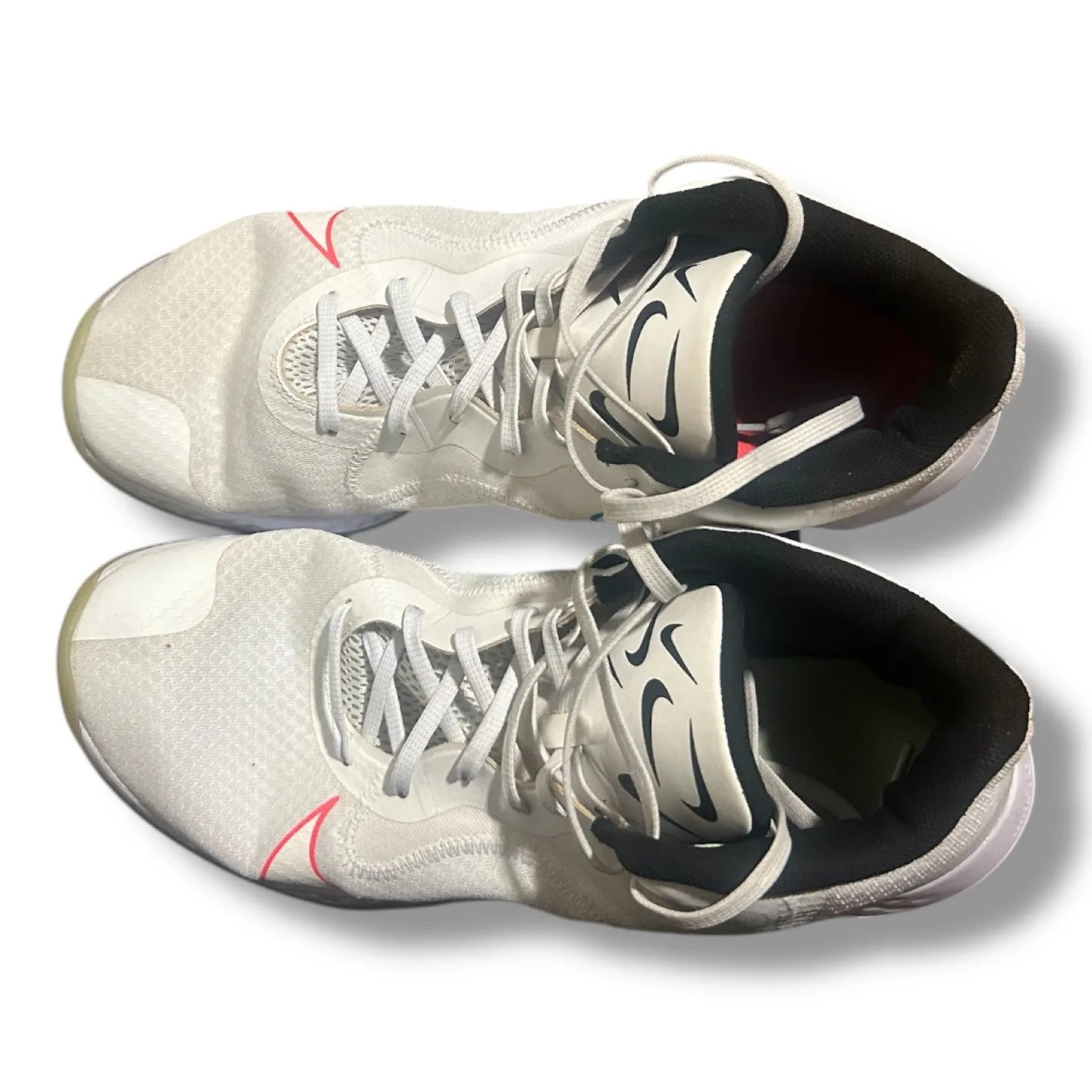 Nike Men's Basketball Shoes US Men’s 15 image indicator(3)