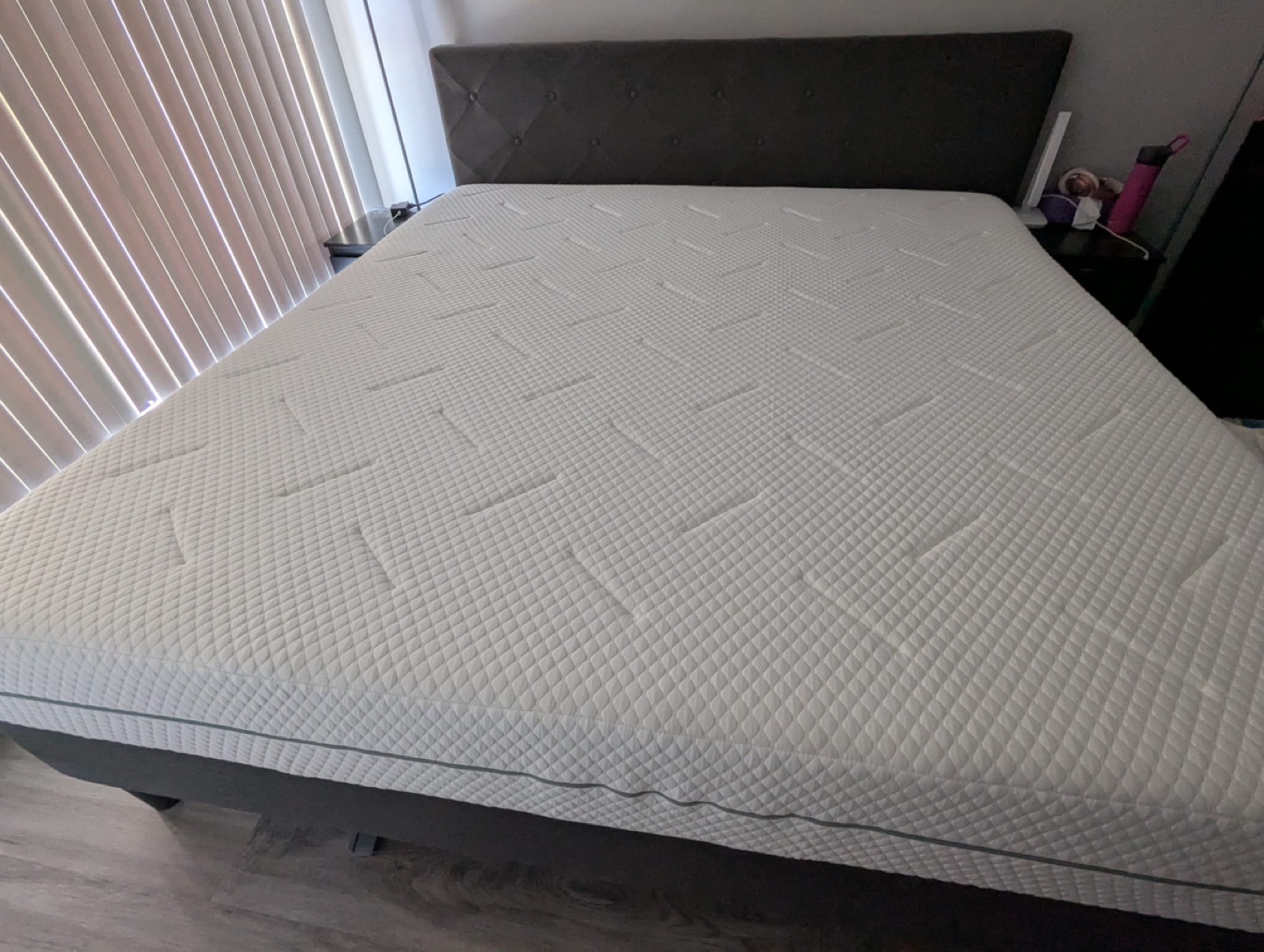 King Upholstered Bed Frame with Headboard - photo 4