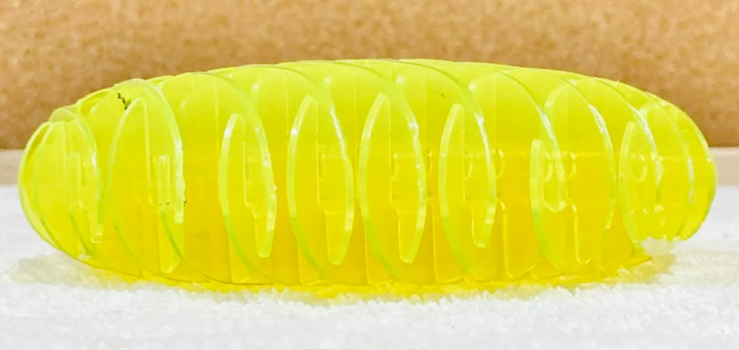 Yellow interlocking plastic fidget toy image indicator(3)