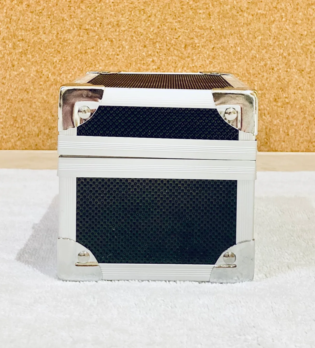 Portable Aluminum Carry Case image indicator(3)