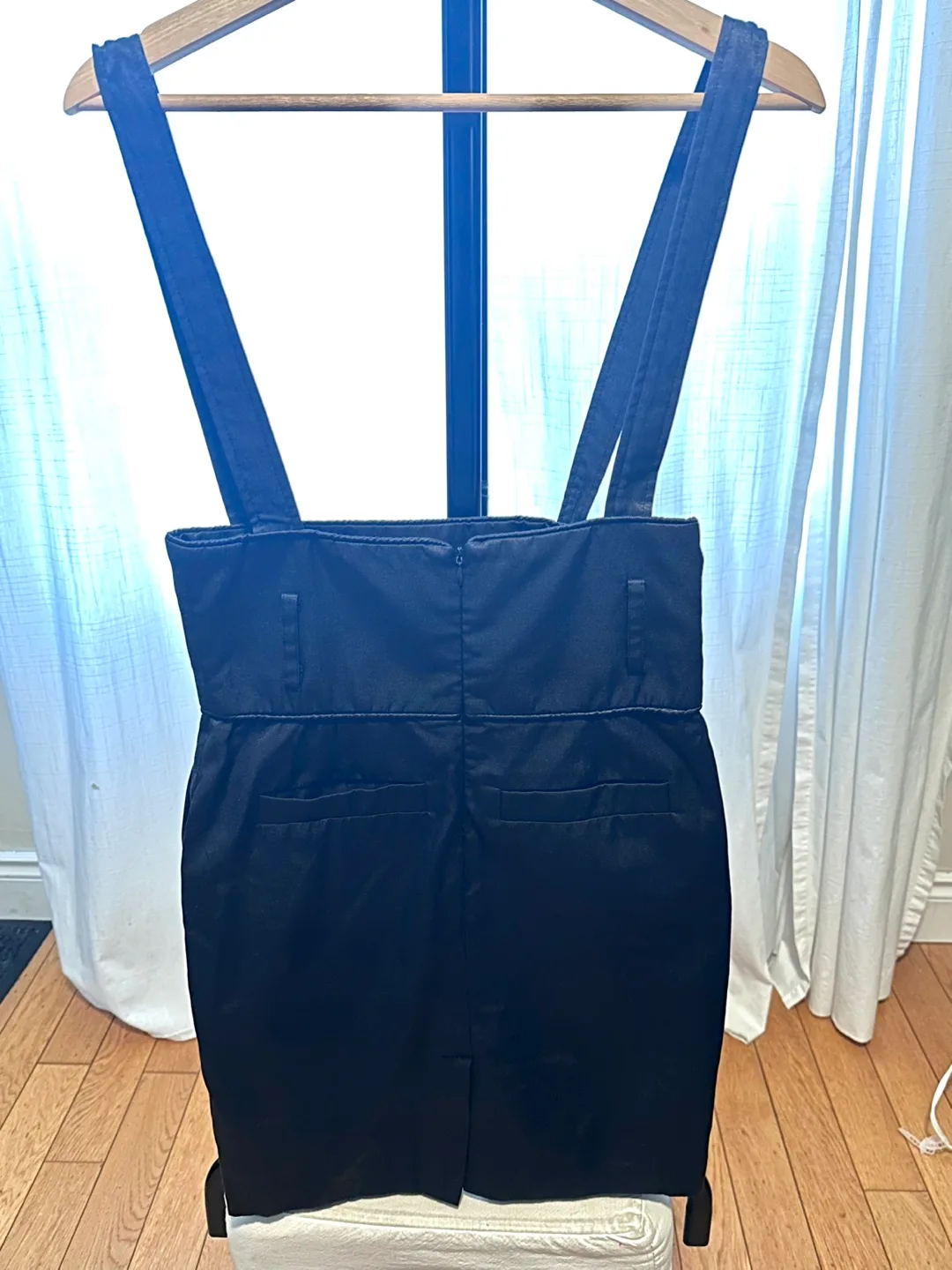 Black satin suspender skirt image indicator(6)