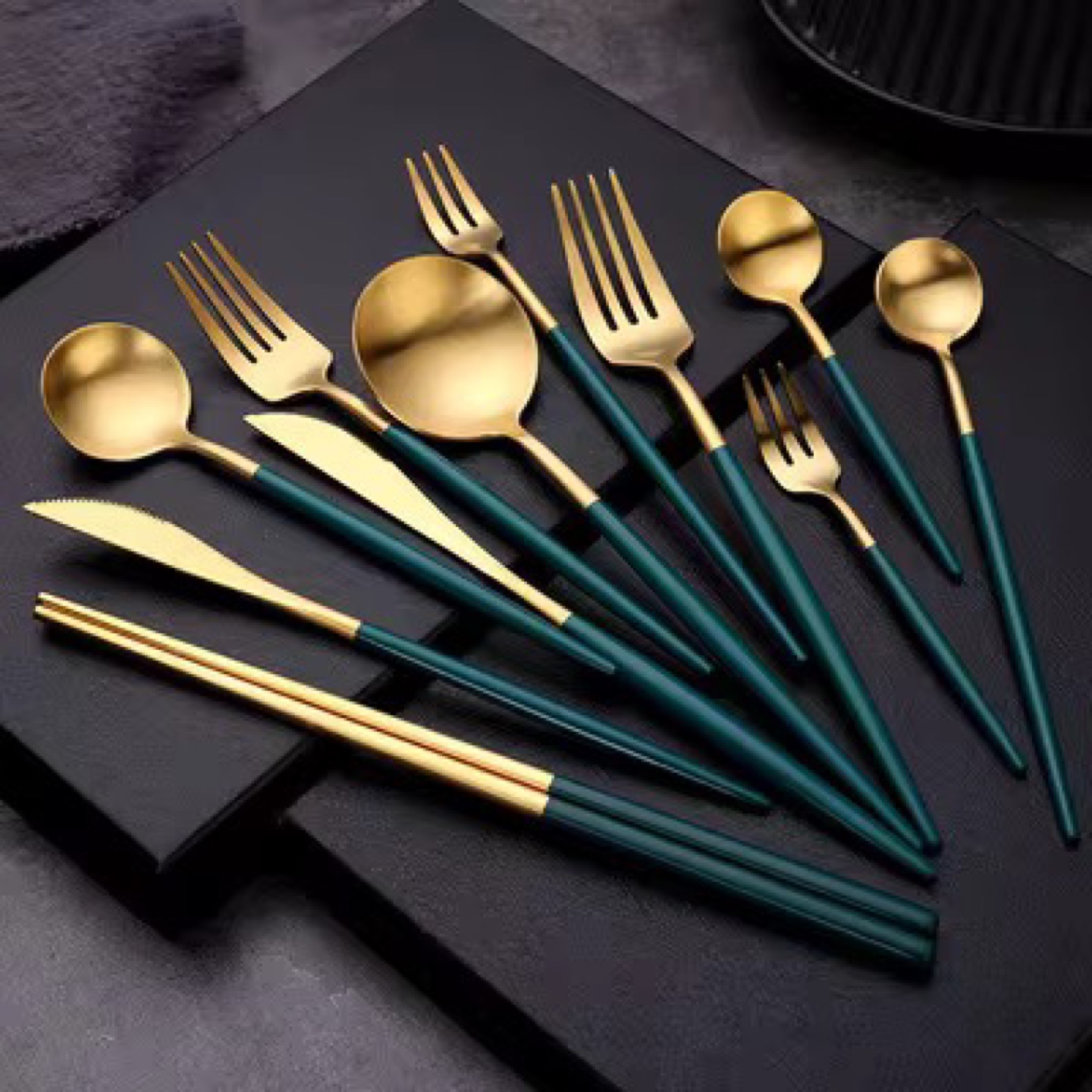 Gold Cutlery Set with White or Green Handles - 24 Pieces - photo 3