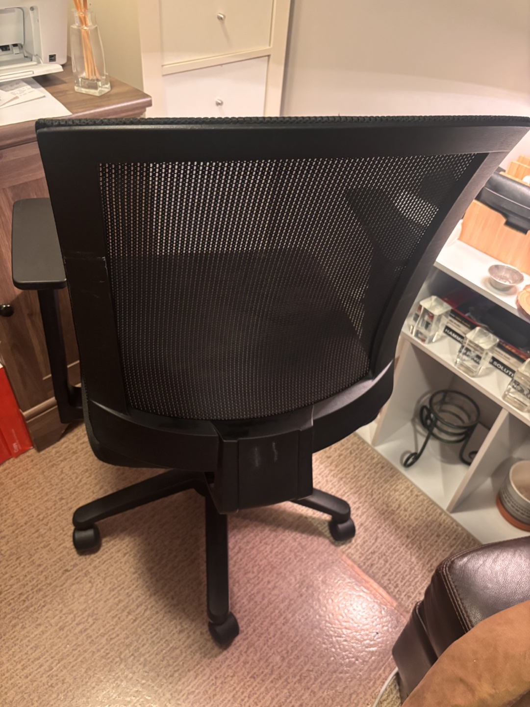 Black Mesh Office Chair - photo 2
