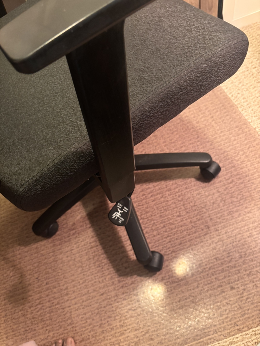 Black Mesh Office Chair - photo 3