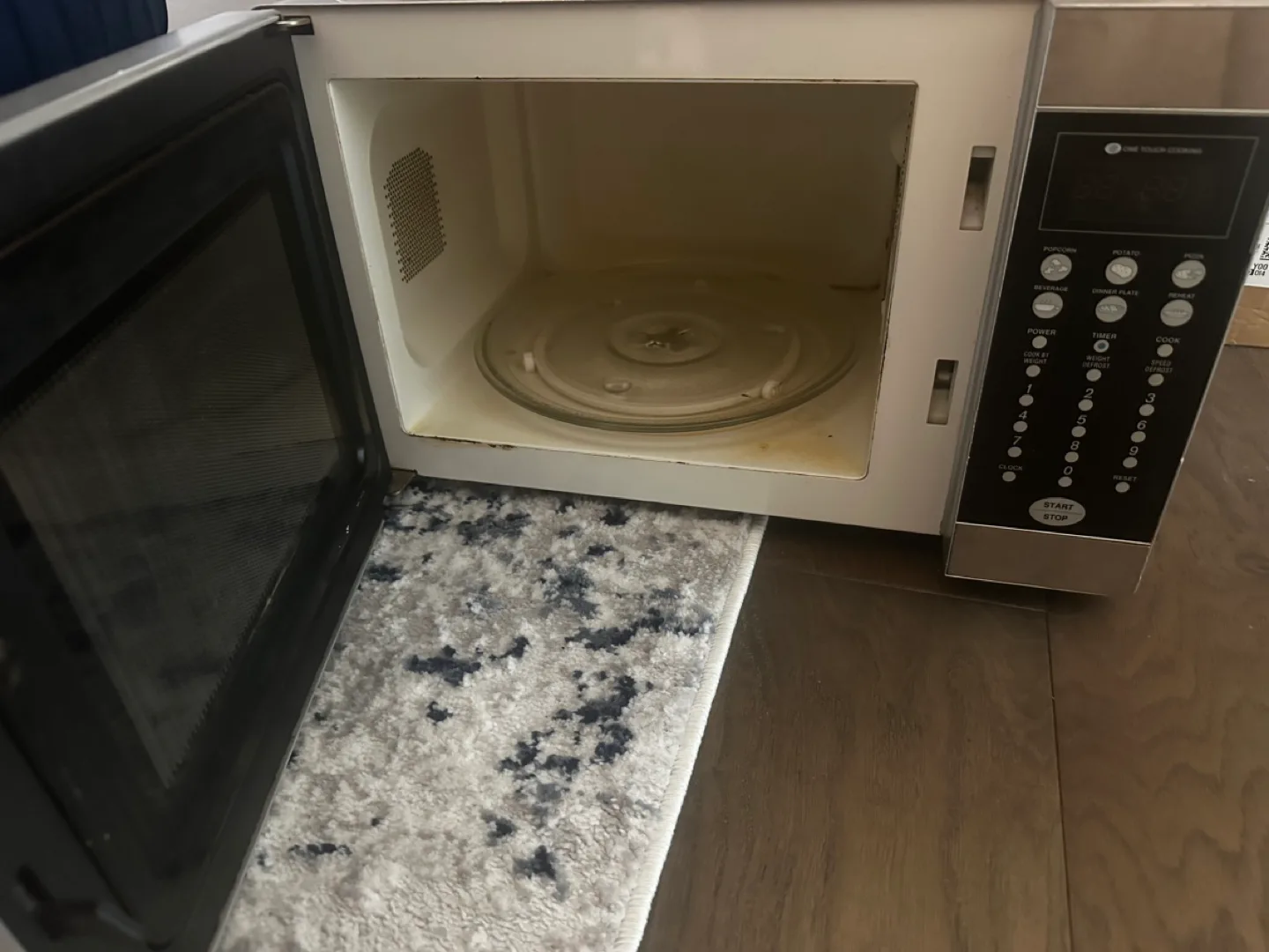 Sylvania Microwave - Like New image indicator(2)