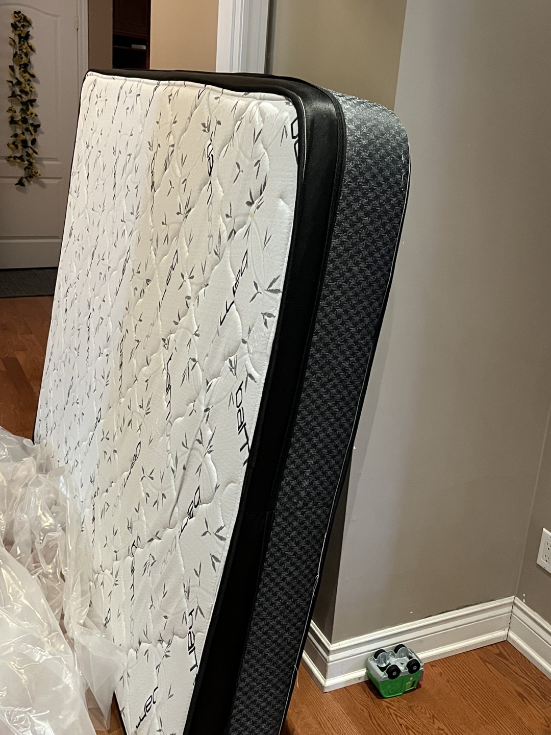 Mattress - Queen size - photo 3