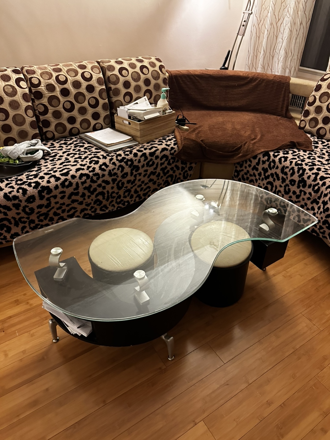 Unique S-Shaped Coffee Table with Two Ottomans - photo 2
