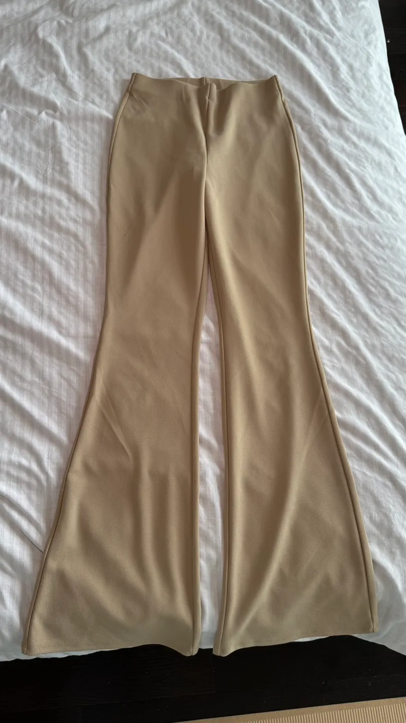 H&M Beige Pants thumbnail