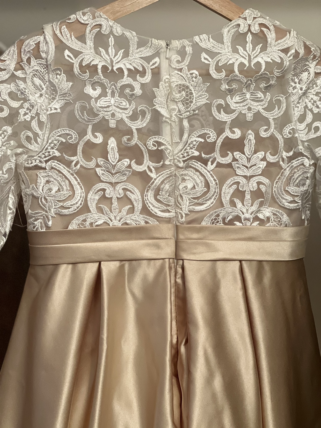 Girls' Champagne Satin and Lace Dress - photo 2
