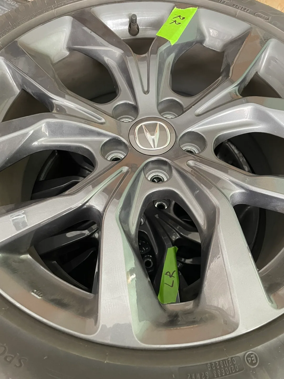 Used Acura MDX Wheels and Tires image indicator(2)