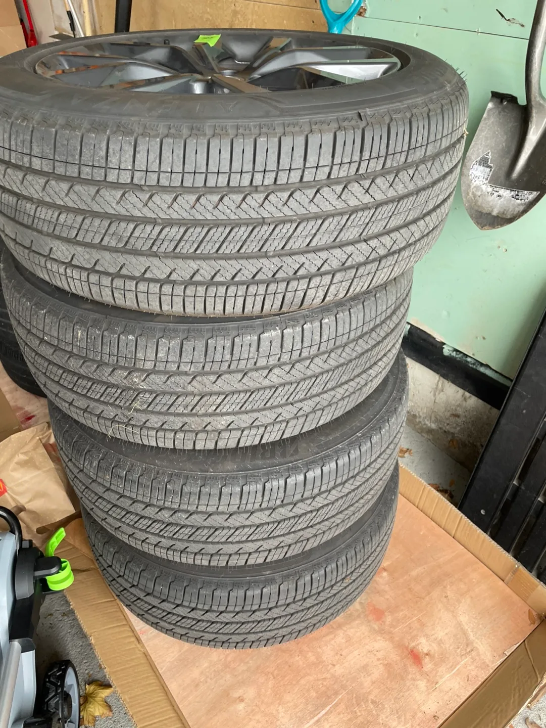 Used Acura MDX Wheels and Tires image indicator(5)