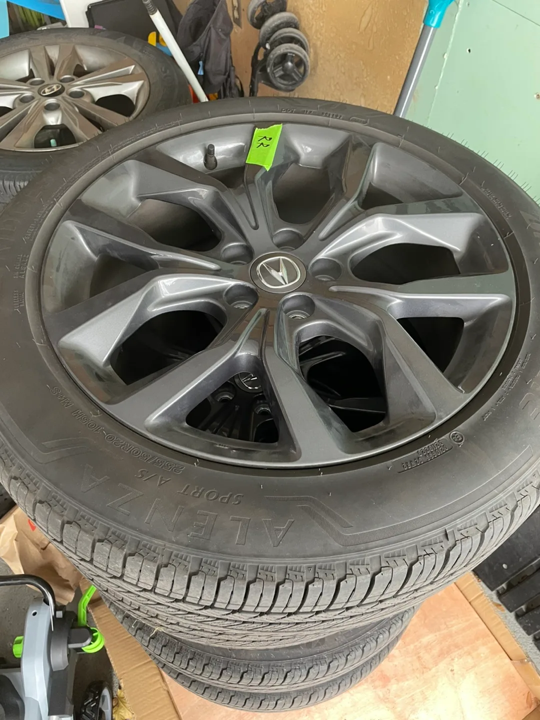 Used Acura MDX Wheels and Tires image indicator(4)