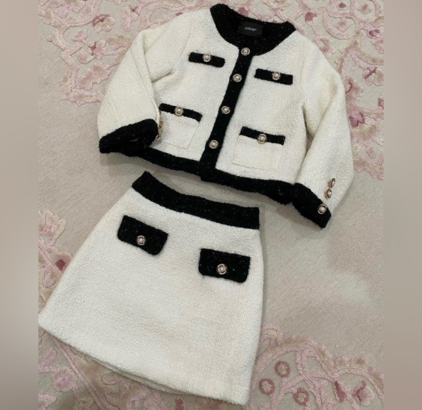 Luxelim  Jacket and skirt set size 5