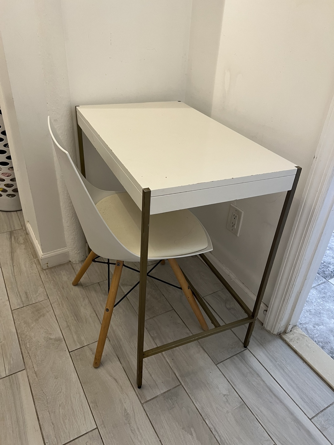 West elm Zane mini desk - photo 4