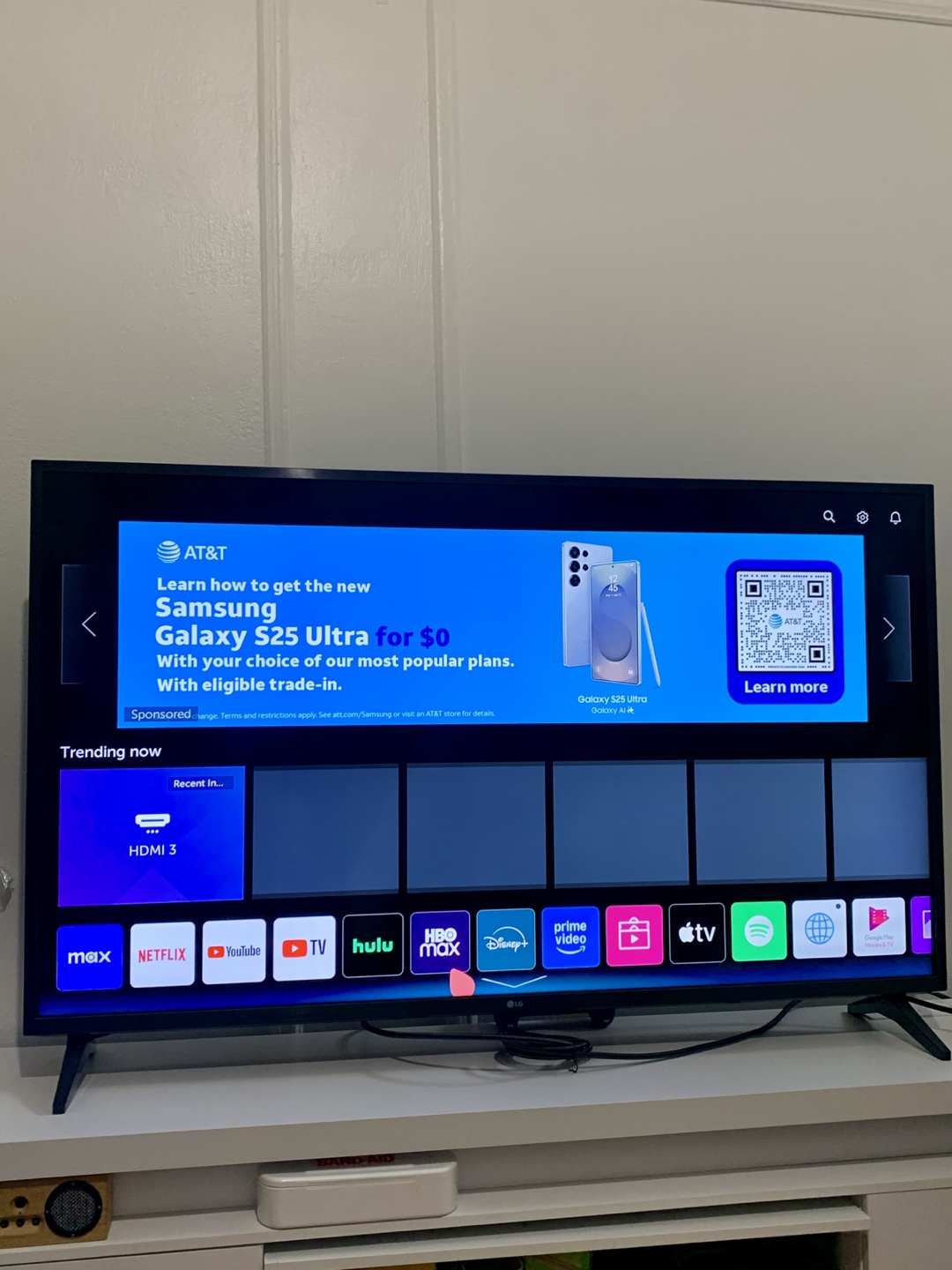 LG webOS TV UM7300AUE Smart TV