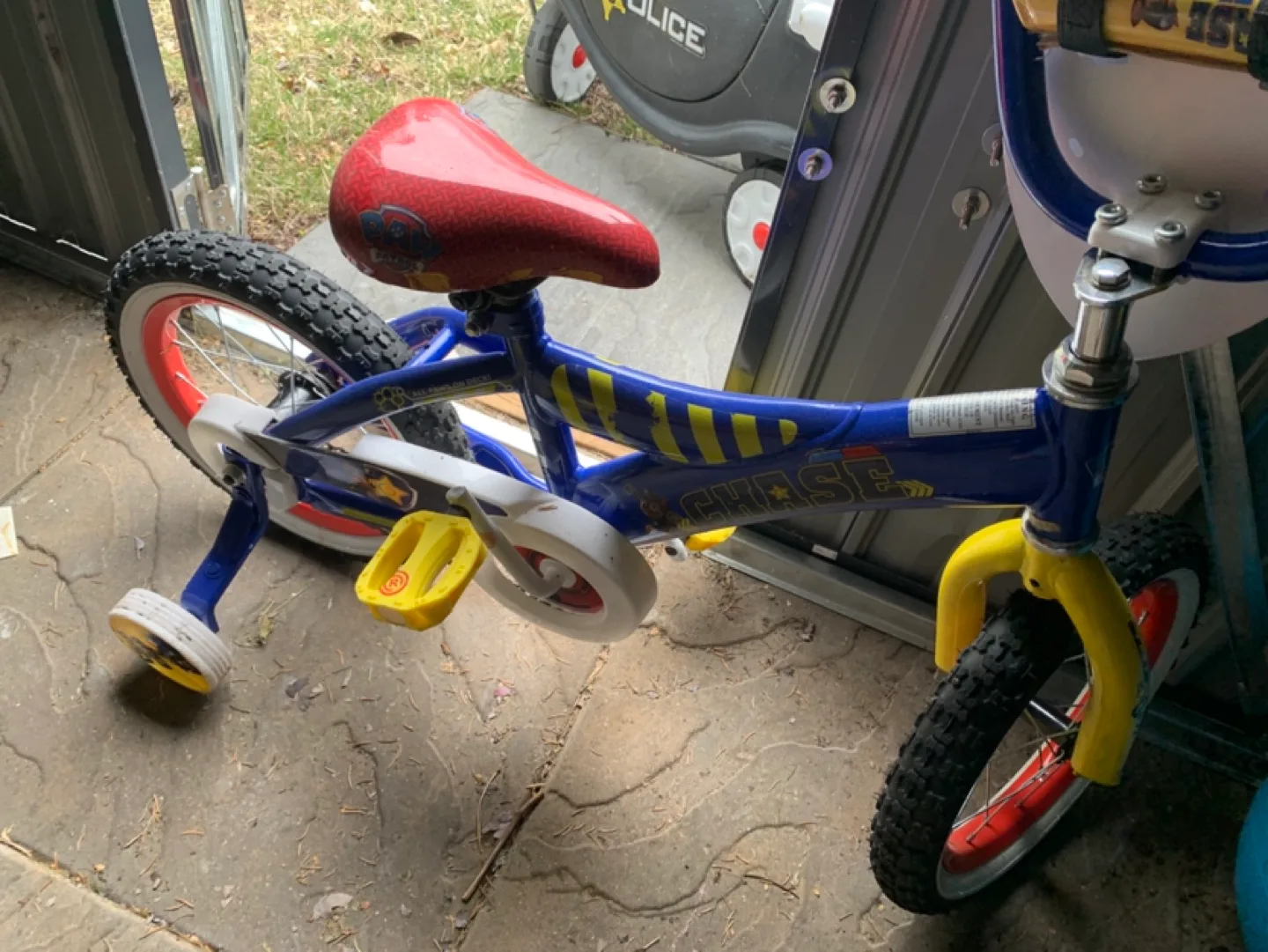 Paw Patrol Chase Bike & Helmet Set image indicator(3)