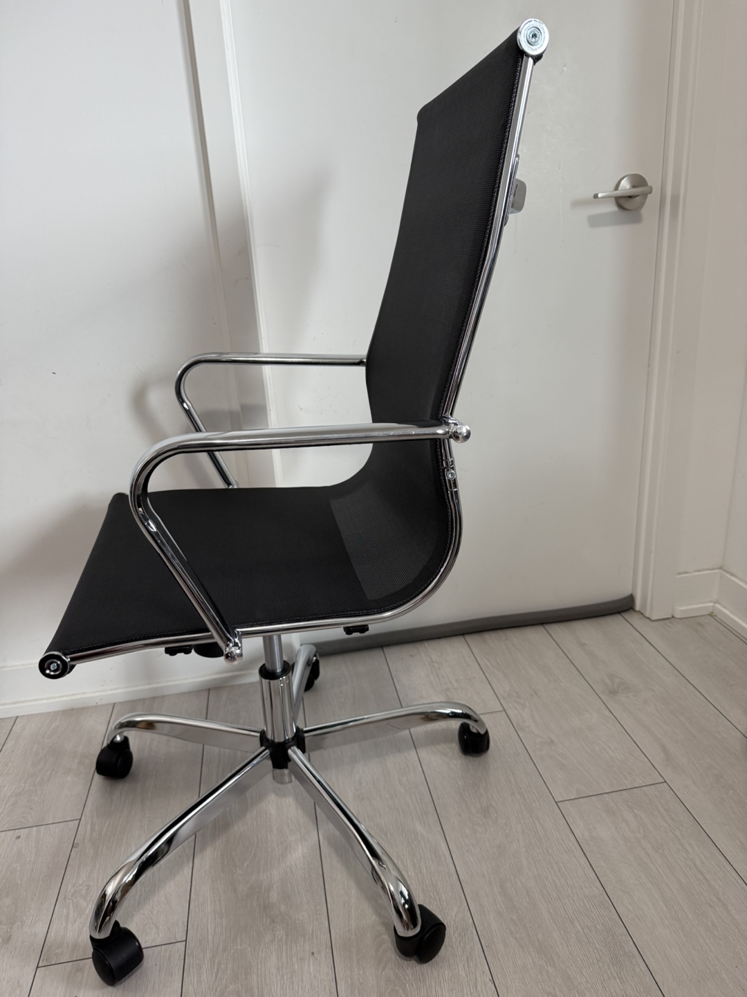 Black Mesh Office Chair with Chrome Base - photo 2