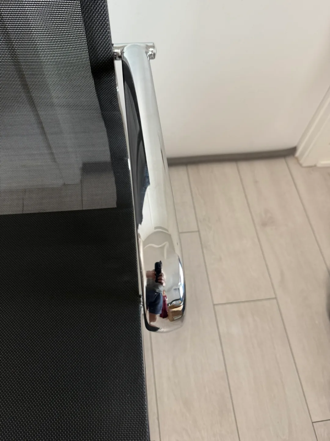 Black Mesh Office Chair with Chrome Base image indicator(7)